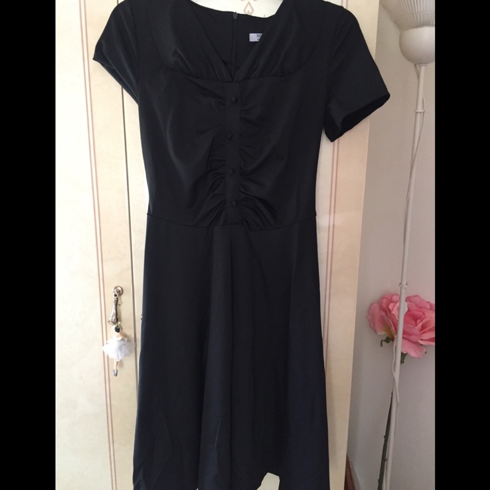 Black jersey short sleeve dress